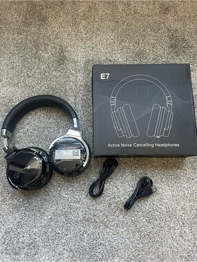 Active Noise Cancelling Headphones - Black